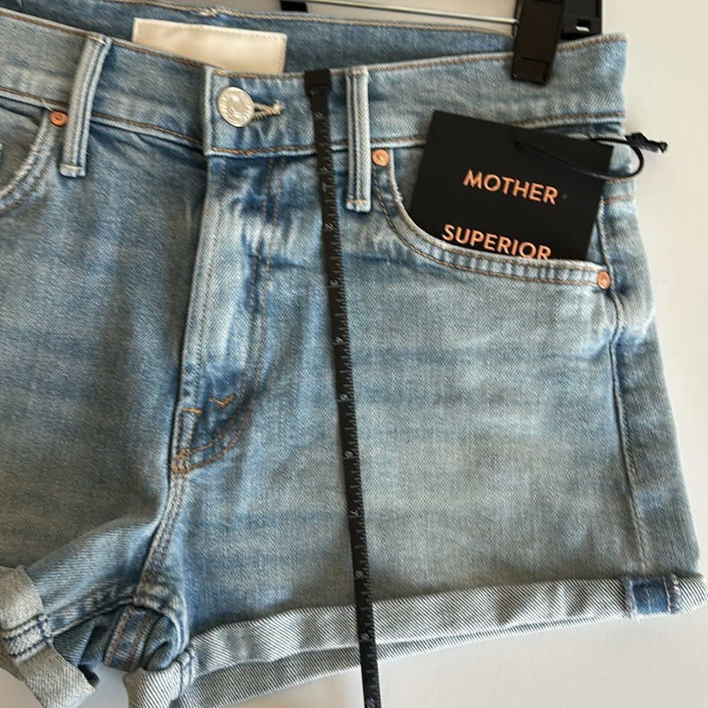 MOTHER The Teaser Donut Roll Denim Short - Picture 14 of 16
